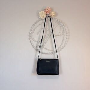 👛Like new kate spade crossbody.  Pebbled leather, black.